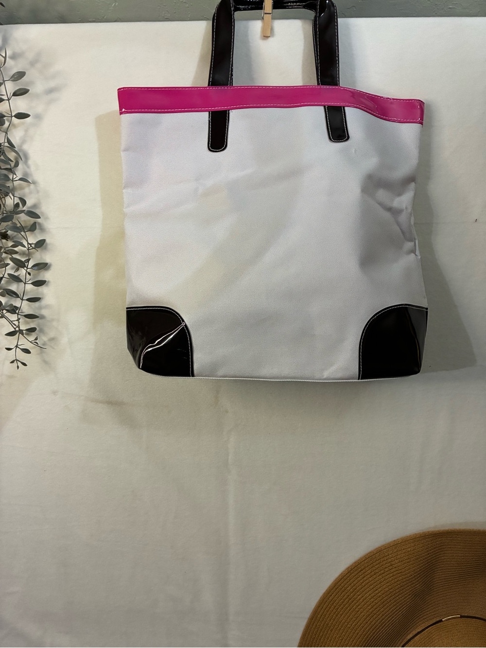 Estee Lauder White Tote with Pink Trim and Black Accents